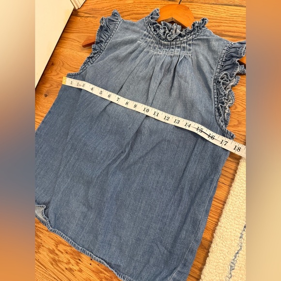 FRAME Ruffle Denim Sleeveless Top in Joanie Size XS - Picture 6 of 10
